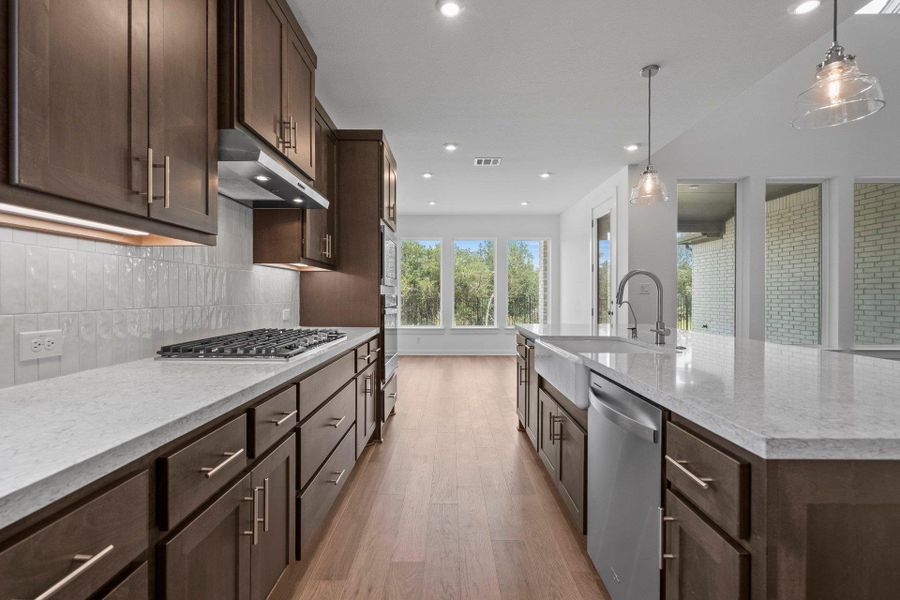 Stunning finishes in Light & Bright Kitchen Stunning finishes in Light & Bright Kitchen