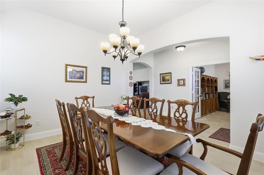 Furnished interior view inside a new home in Oak Hills, Burleson (Image 19).