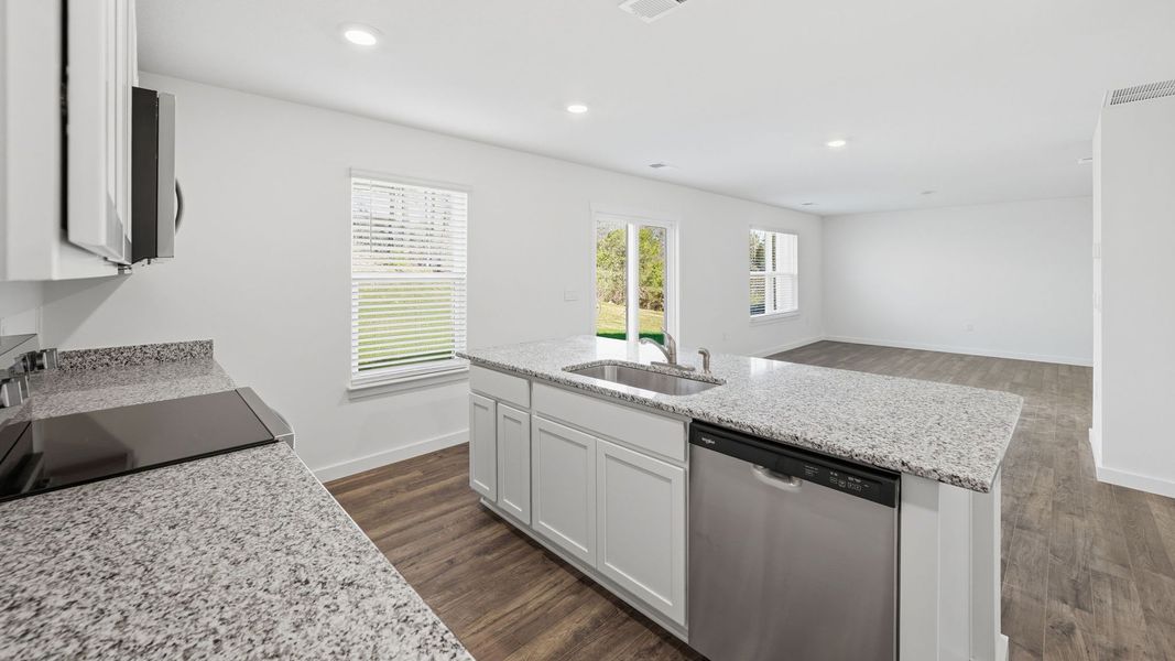 Furnished interior view inside a new home in Emory Creek, Harriman (Image 9).