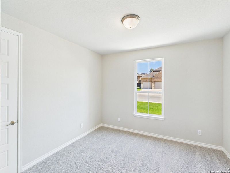 Spacious, unfurnished interior of a new home in Ladera, San Antonio (Image 31).