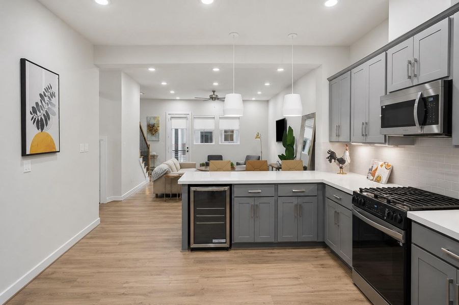 Representative photo showing the community’s model home kitchen. Layout and selections may vary. Representative photo showing the community’s model home kitchen. Layout and selections may vary.