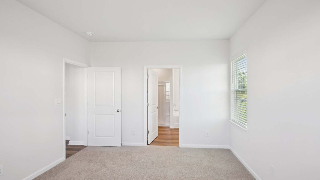 Spacious, unfurnished interior of a new home in Granite Falls, Lancaster (Image 19). Spacious, unfurnished interior of a new home in Granite Falls, Lancaster (Image 19).