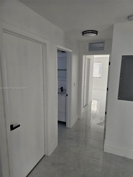 Spacious, unfurnished interior of a new home in , Miami (Image 6).