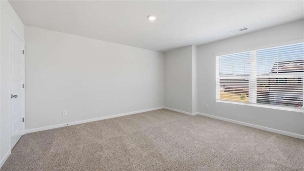 Spacious, unfurnished interior of a new home in Bridle Creek, Locust Grove (Image 26).