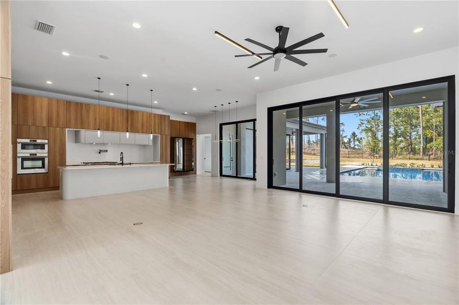 Spacious, unfurnished interior of a new home in , Montverde (Image 43).