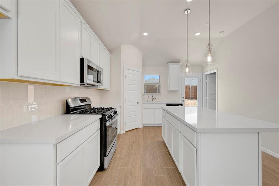 Furnished interior view inside a new home in Mobberly Farms, Pilot Point (Image 16).