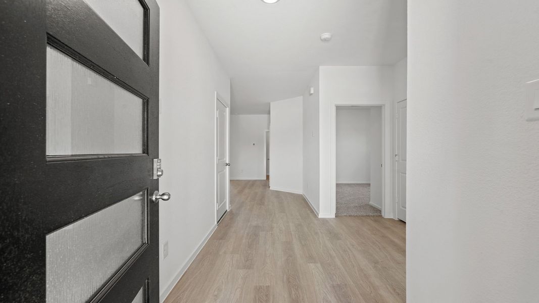 Spacious, unfurnished interior of a new home in Sunterra Lakes, Brookshire (Image 12). Spacious, unfurnished interior of a new home in Sunterra Lakes, Brookshire (Image 12).