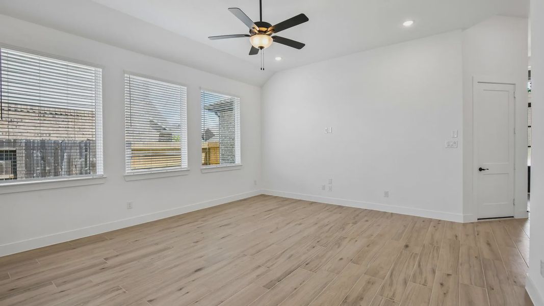 Spacious, unfurnished interior of a new home in Artavia, Conroe (Image 28).
