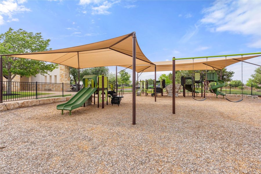 Community amenities in Rough Hollow, Lakeway (Image 27).