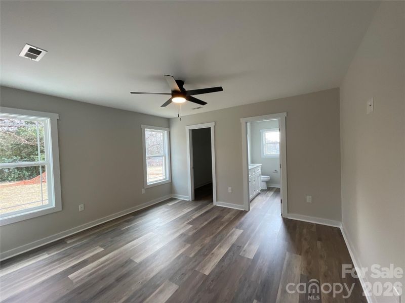 Spacious, unfurnished interior of a new home in , Norwood (Image 22).