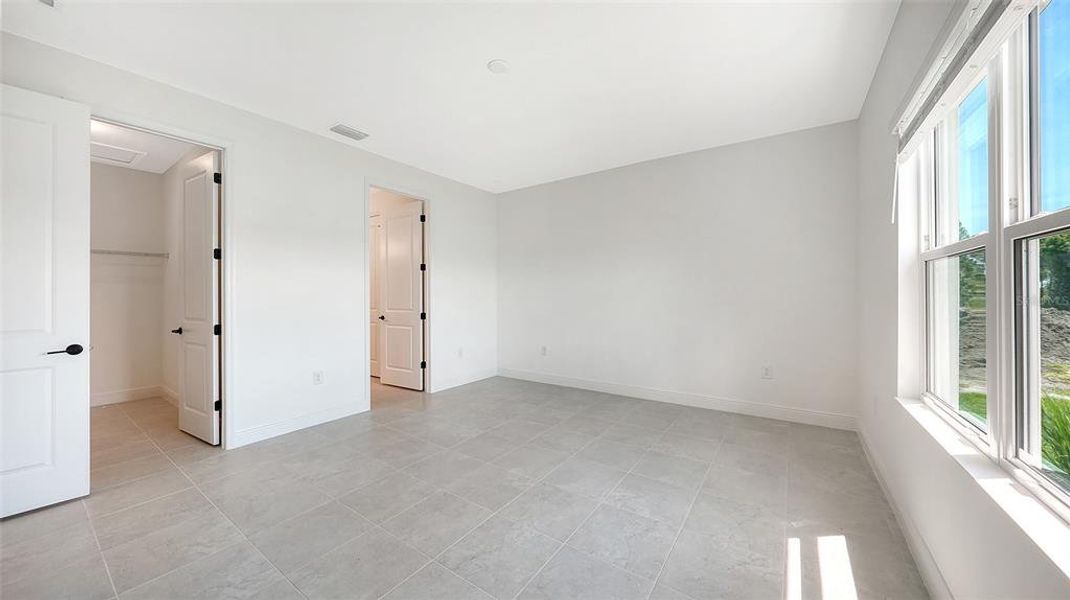 Spacious, unfurnished interior of a new home in Palmera, Venice (Image 30).