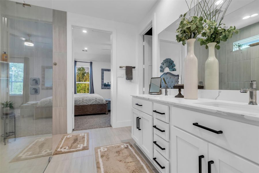 Furnished interior view inside a new home in , Conroe (Image 14).