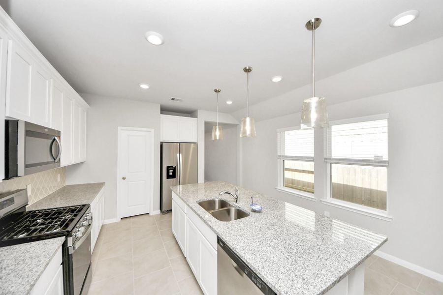 Furnished interior view inside a new home in Montgomery Ridge: Landmark Collection, Montgomery (Image 5).