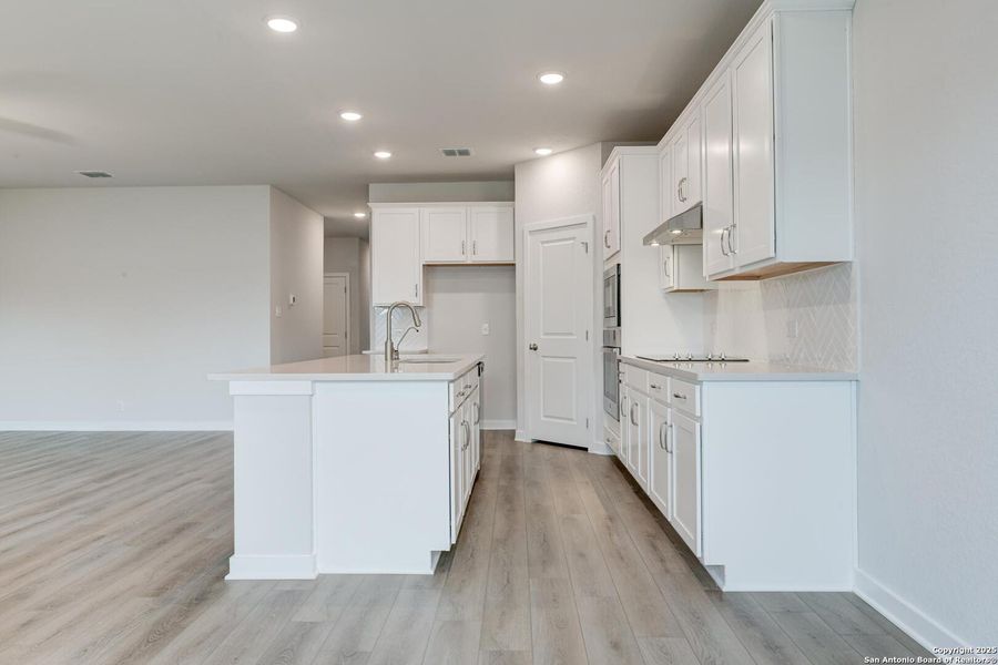 Furnished interior view inside a new home in Saddlebrook Ranch, Schertz (Image 6).
