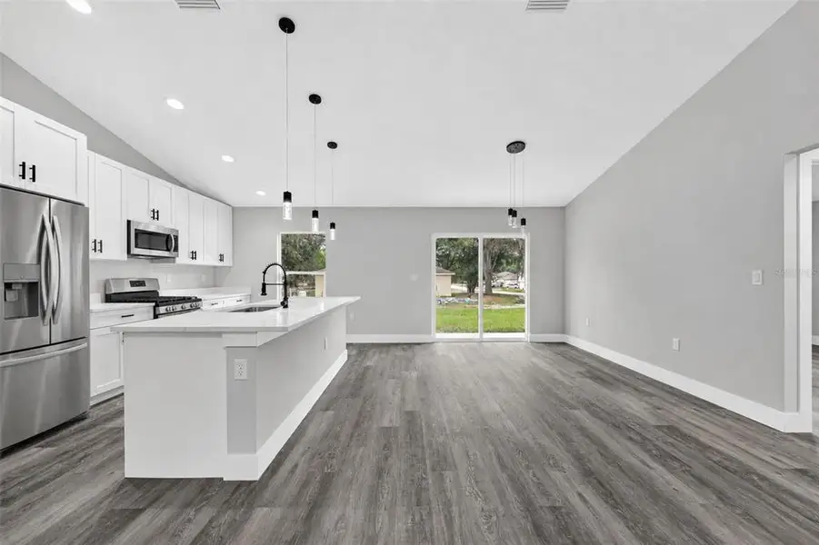 Furnished interior view inside a new home in , Ocala (Image 8).