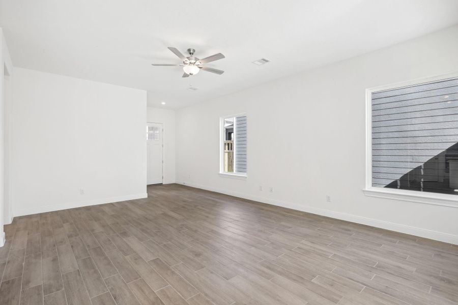 Spacious, unfurnished interior of a new home in Kemah Crossing - Luxe Series, Kemah (Image 20). Spacious, unfurnished interior of a new home in Kemah Crossing - Luxe Series, Kemah (Image 20).