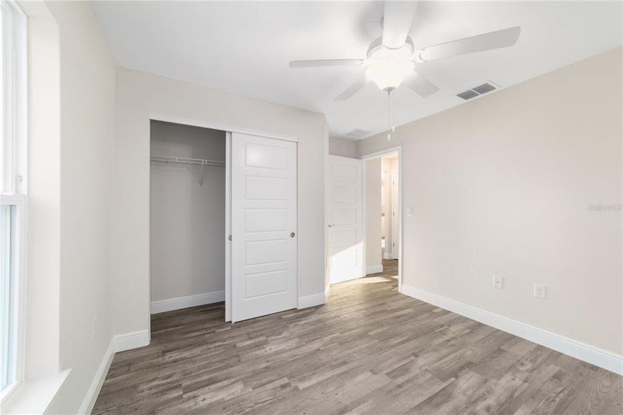 Spacious, unfurnished interior of a new home in , Ocala (Image 29).