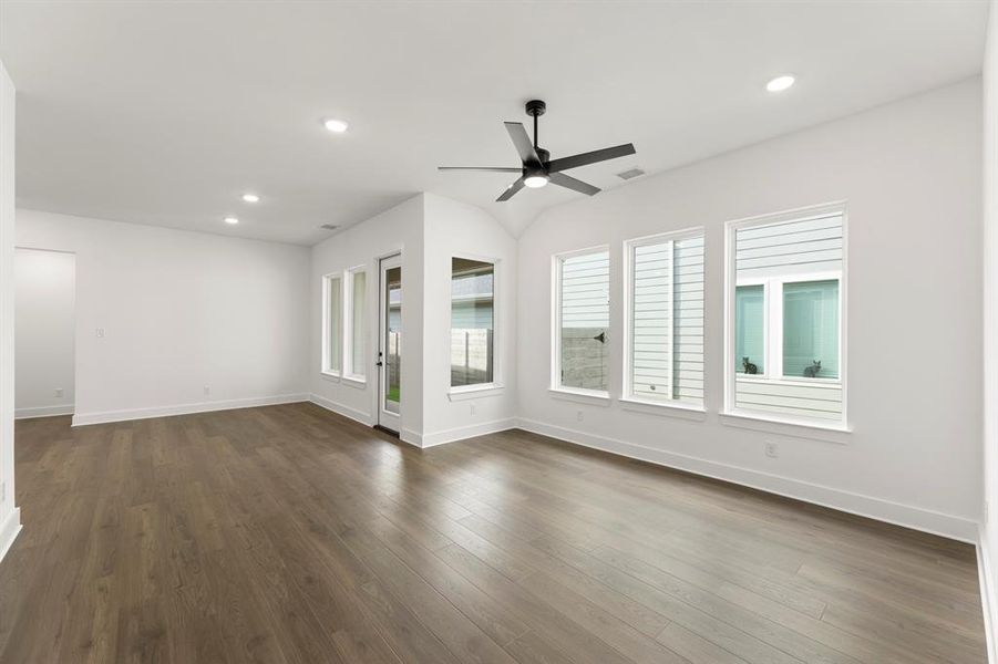 08. 3137 Eddington - Family (2)