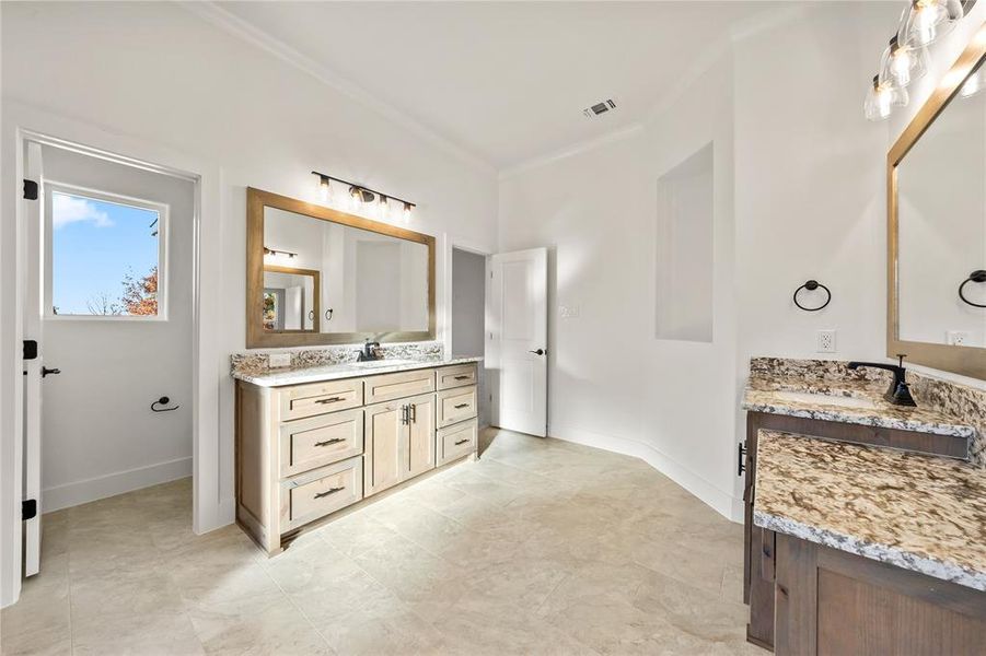 Furnished interior view inside a new home in Vintage Oaks, Weatherford (Image 16). Furnished interior view inside a new home in Vintage Oaks, Weatherford (Image 16).