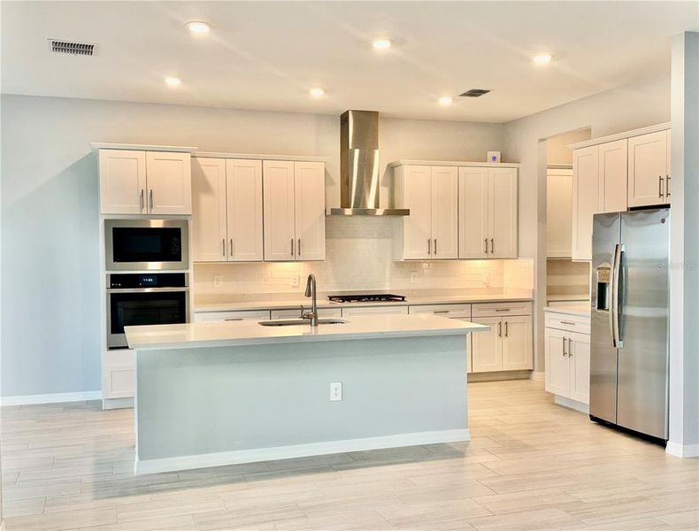 Furnished interior view inside a new home in Calusa Country Club, Lakewood Ranch (Image 7). Furnished interior view inside a new home in Calusa Country Club, Lakewood Ranch (Image 7).