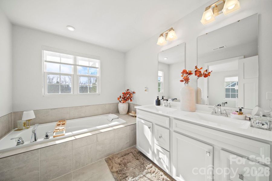 Furnished interior view inside a new home in , Monroe (Image 34).