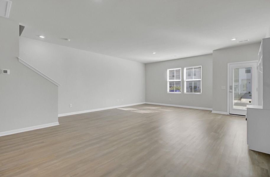 Spacious, unfurnished interior of a new home in , Summerville (Image 18).