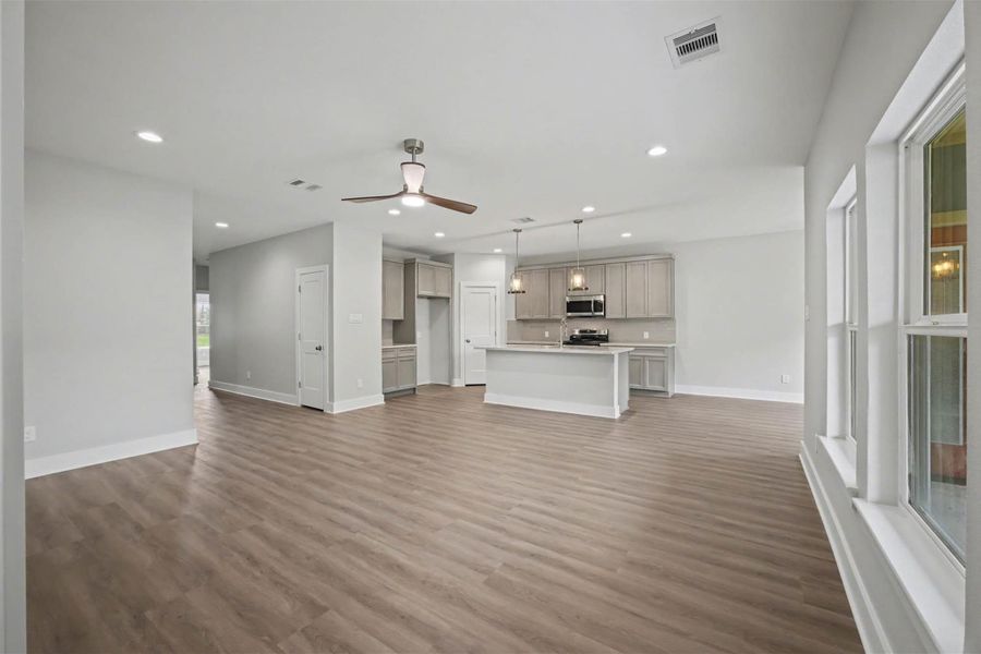 Spacious, unfurnished interior of a new home in , Dickinson (Image 28).