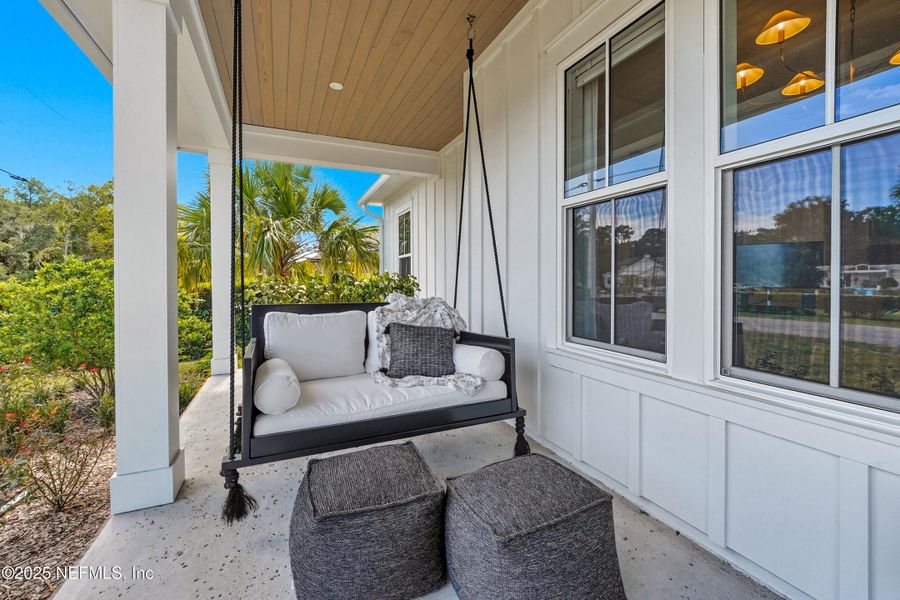 Exterior details and patio area of a home in , Ponte Vedra Beach (Image 24).