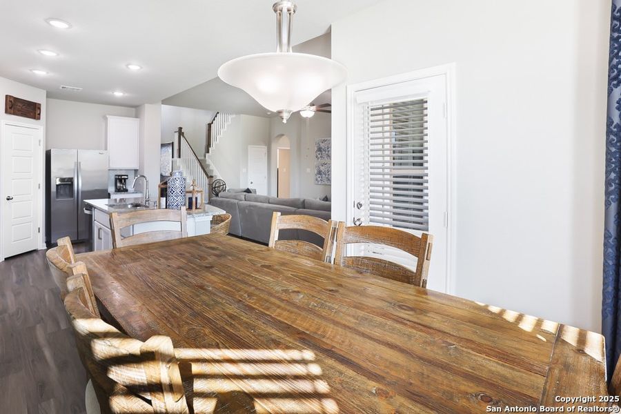 Furnished interior view inside a new home in Buffalo Crossing, Cibolo (Image 19). Furnished interior view inside a new home in Buffalo Crossing, Cibolo (Image 19).