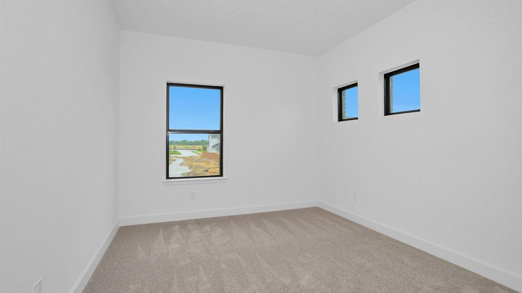 Spacious, unfurnished interior of a new home in Midline, Houston (Image 10).