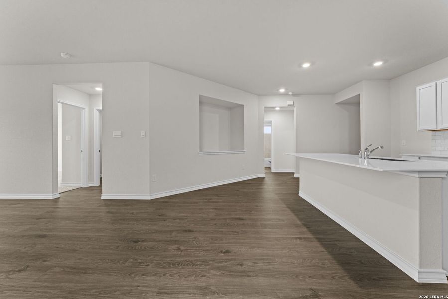 Spacious, unfurnished interior of a new home in High Garden, Comfort (Image 25).