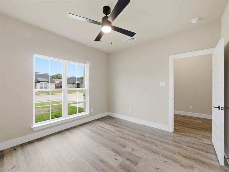Spacious, unfurnished interior of a new home in , Grand Prairie (Image 19).