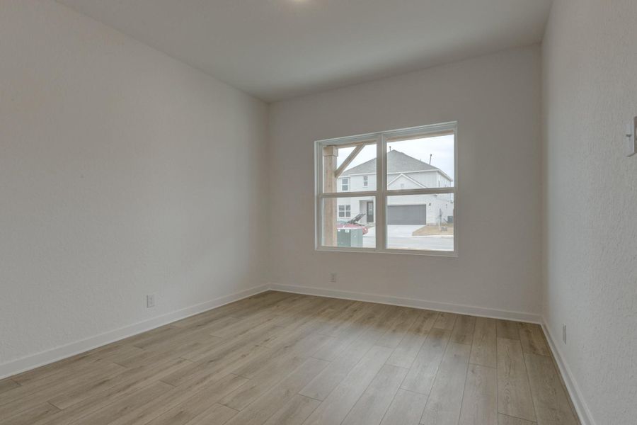 Representative unfurnished interior of a home built from the Alexis by Ashton Woods in Nopal Valley, San Antonio (Image 13).