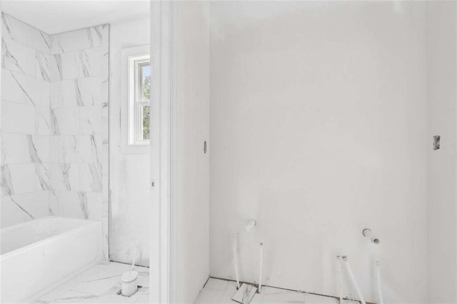 Spacious, unfurnished interior of a new home in Whitestone, Douglasville (Image 34).