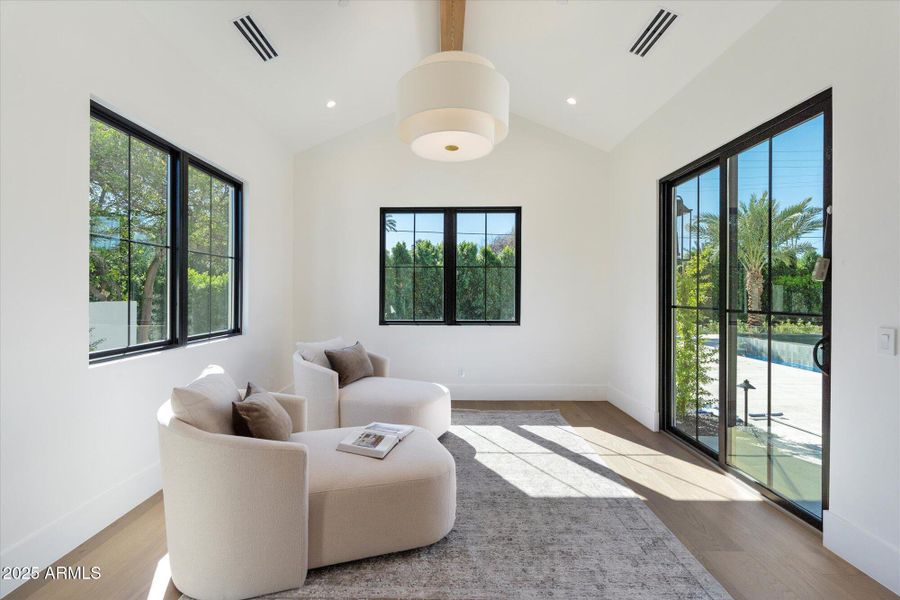 Sitting Area Sitting Area