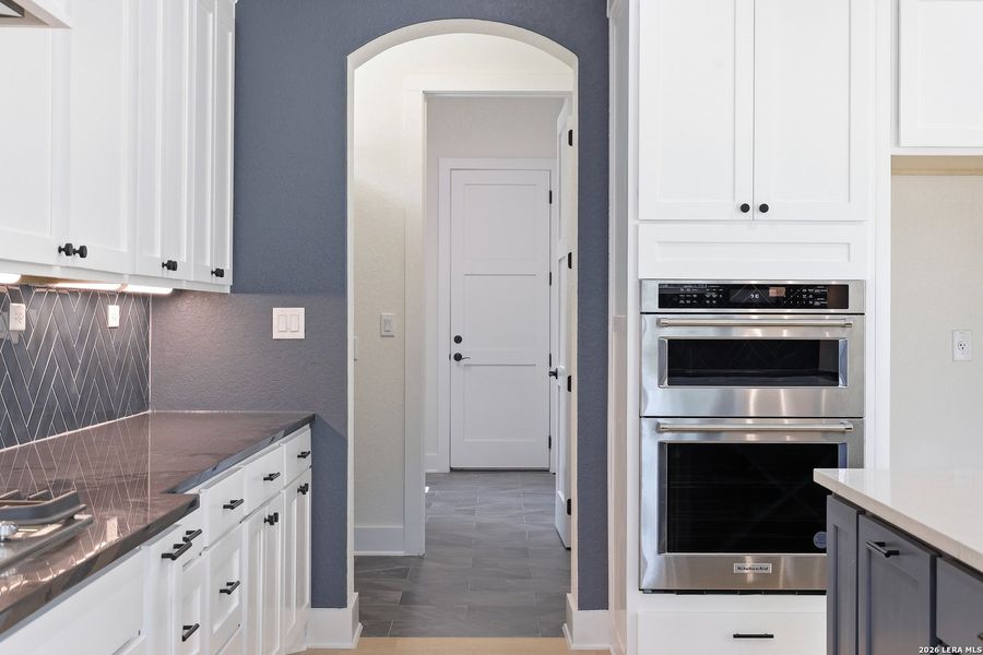 Furnished interior view inside a new home in , New Braunfels (Image 14).