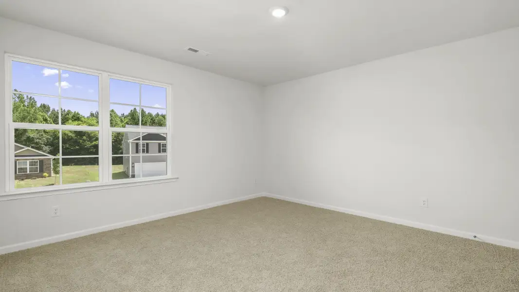 Spacious, unfurnished interior of a new home in Owens Ridge, Lexington (Image 14).