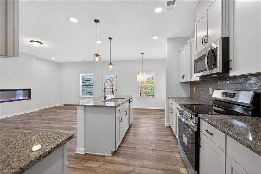Furnished interior view inside a new home in Franklin Manor, Lawrenceville (Image 13).