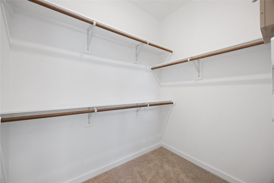 Spacious, unfurnished interior of a new home in Kendall Lakes, Alvin (Image 33).