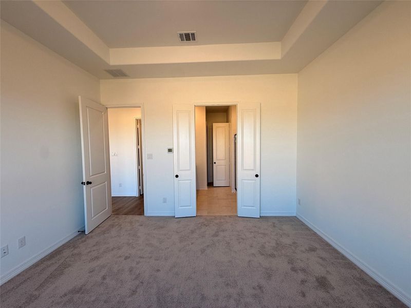 Spacious, unfurnished interior of a new home in Wildrye, Waller (Image 26).