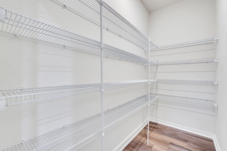 Spacious, unfurnished interior of a new home in NorthShore on the St. Marys River, Kingsland (Image 25).