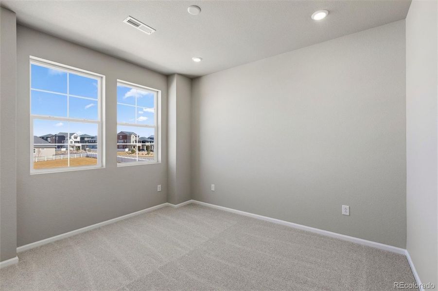 Spacious, unfurnished interior of a new home in , Aurora (Image 16).