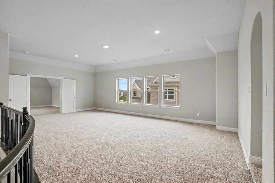 Spacious, unfurnished interior of a new home in , Mansfield (Image 21).