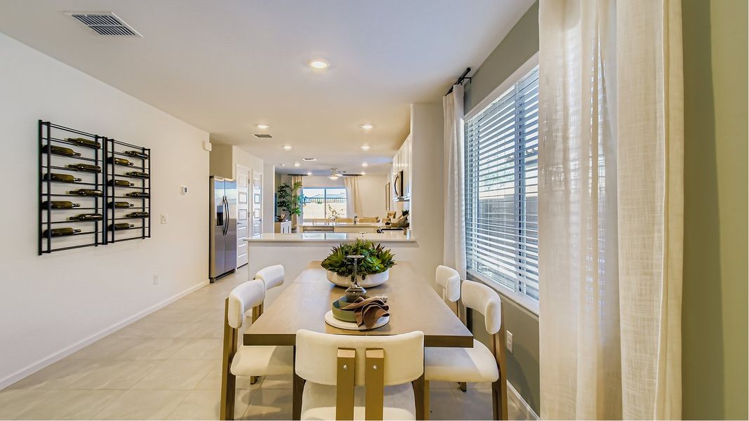 2569 Lilac Dining 1of2 F1 Base2