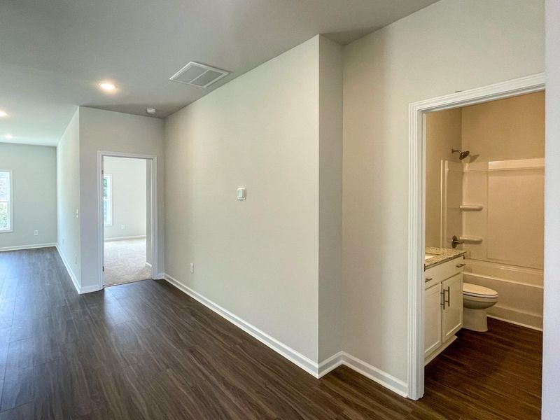 Spacious, unfurnished interior of a new home in Portrait Hills, Aiken (Image 8).