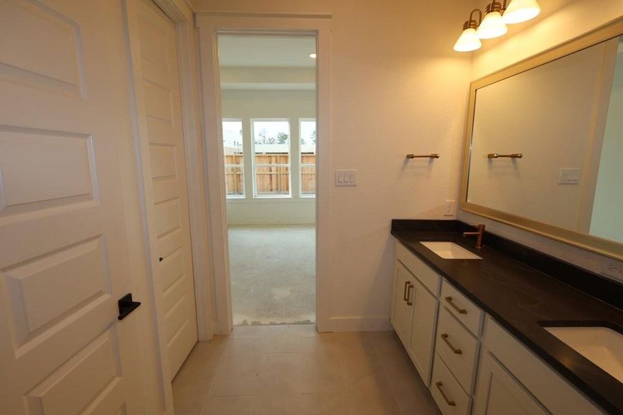 Furnished interior view inside a new home in The Highlands 40', Porter (Image 4). Furnished interior view inside a new home in The Highlands 40', Porter (Image 4).