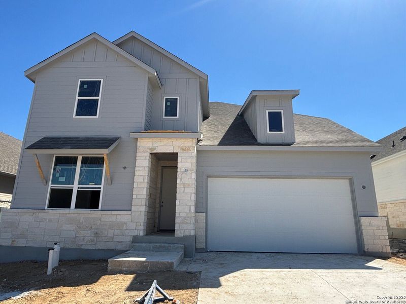 Exterior details and patio area of a home in The Crossvine, Schertz (Image 2).