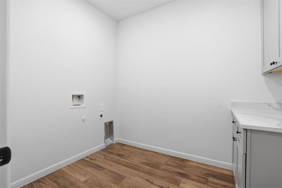 Spacious, unfurnished interior of a new home in , Granbury (Image 13). Spacious, unfurnished interior of a new home in , Granbury (Image 13).