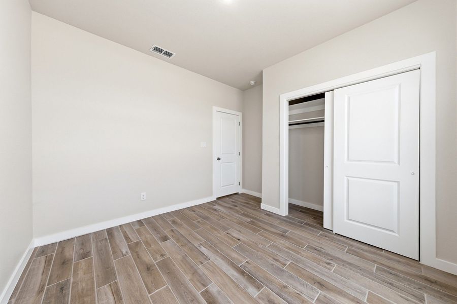 Spacious, unfurnished interior of a new home in Paloma Ranch, Harlingen (Image 11).