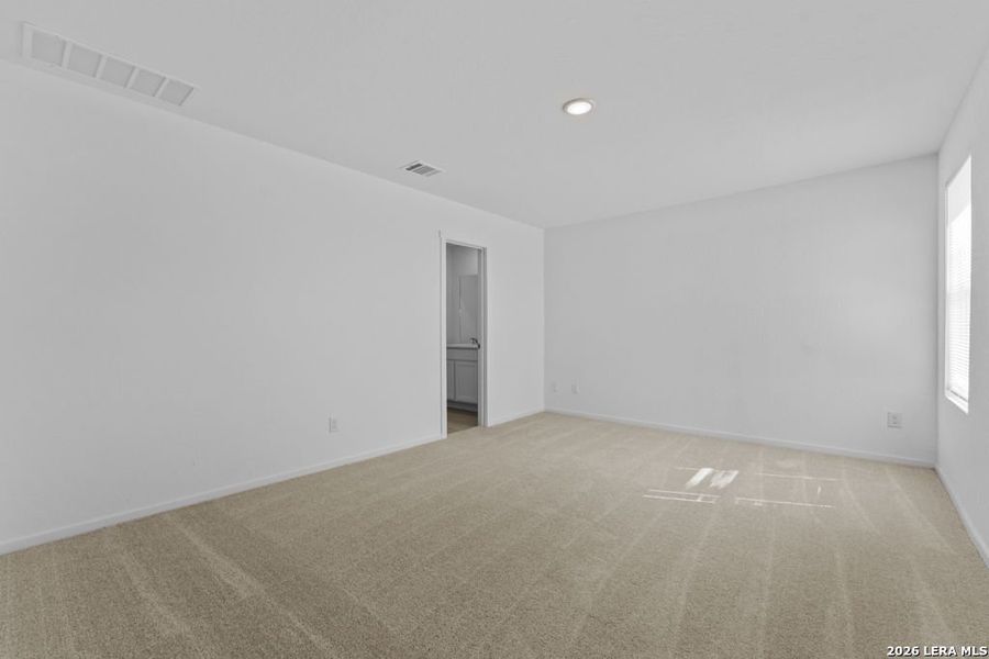 Spacious, unfurnished interior of a new home in Grace Valley, Marion (Image 18).